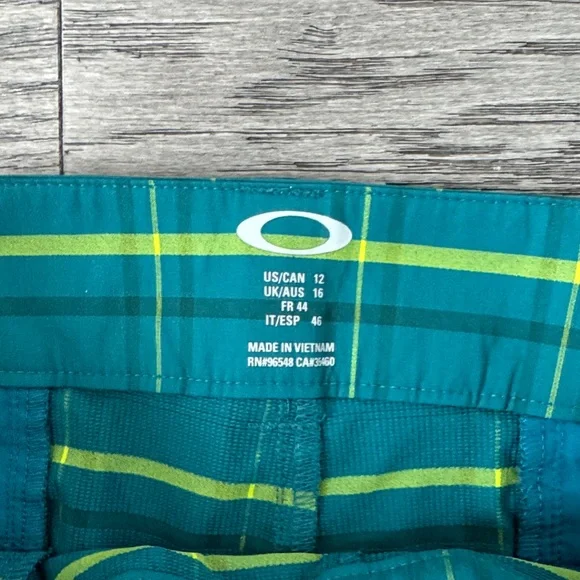 🌼OAKLEY🌼 Golf Palm Plaid Capri Pants, Size 12 - Picture 7 of 9